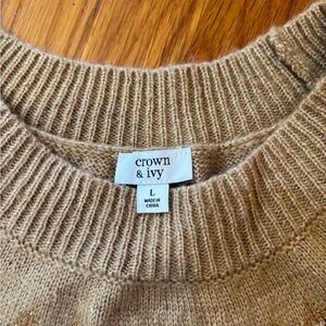 👑Crown & Ivy Sweater